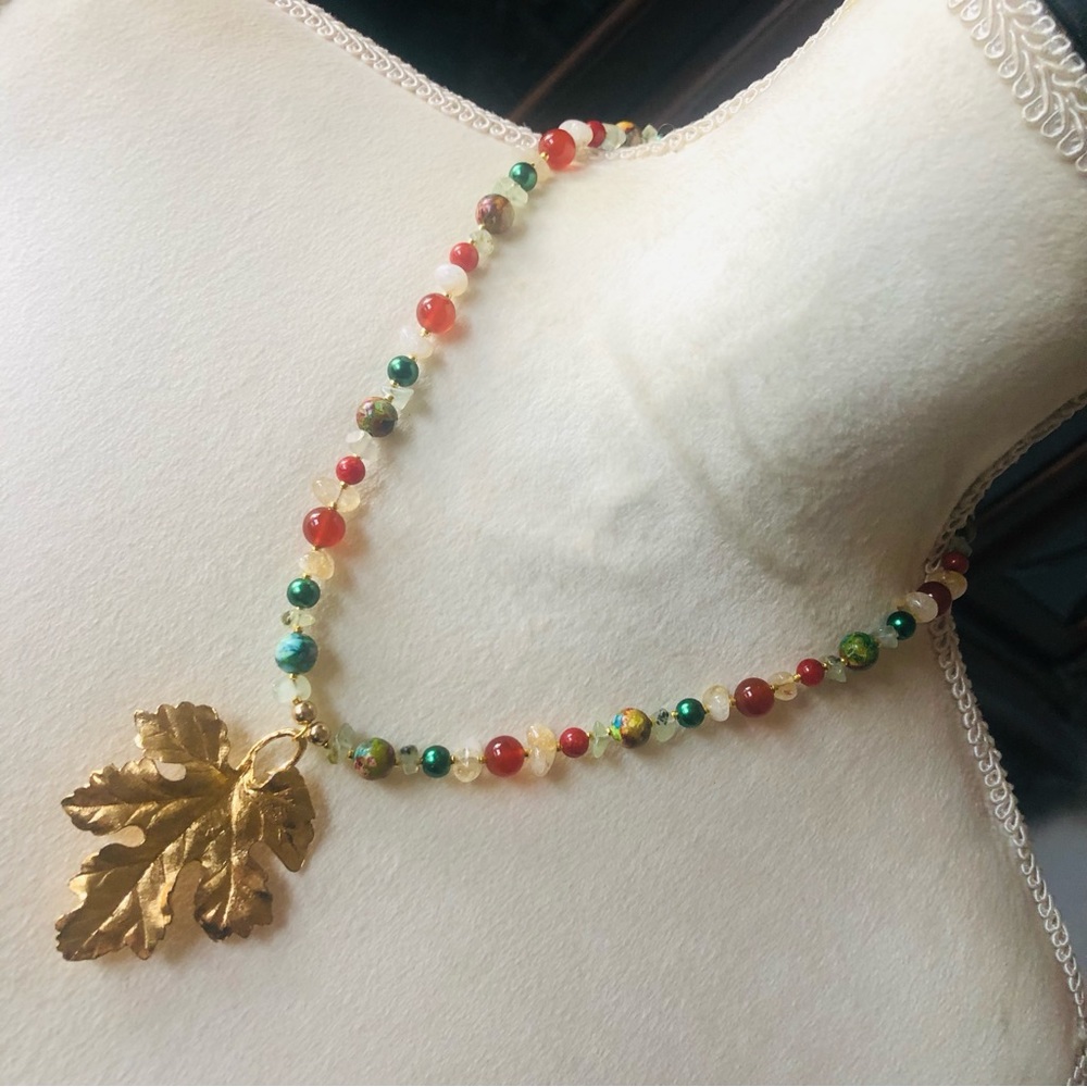Handcrafted genuine stone nature leaf pendant necklace